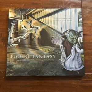 Figure Fantasy: The Pop Culture Photography of Daniel Picard Loot‎ Crate Ed book